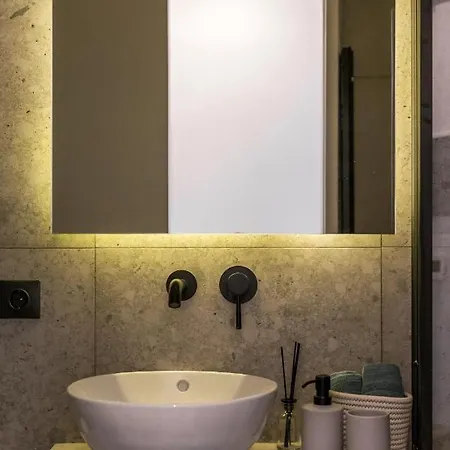 A Bright Nest In The Heart Of Plaka Athens