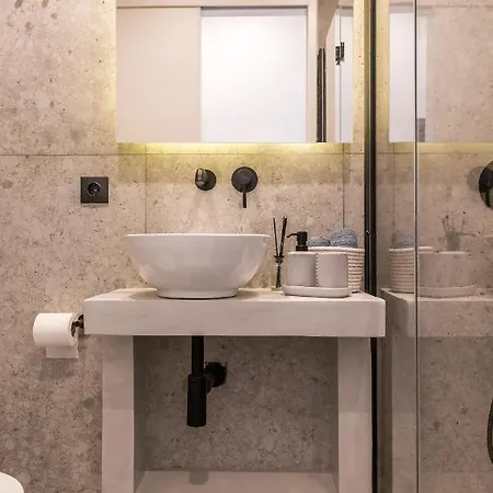 A Bright Nest In The Heart Of Plaka Athens
