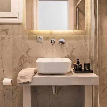 A Bright Nest In The Heart Of Plaka Apartment