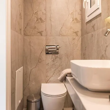 A Bright Nest In The Heart Of Plaka