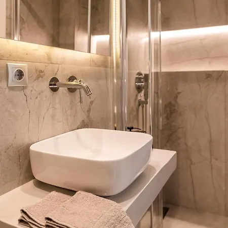A Bright Nest In The Heart Of Plaka Apartment