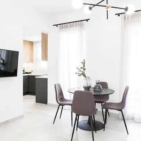 A Bright Nest In The Heart Of Plaka Athens