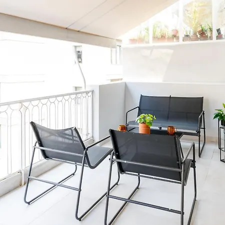 A Bright Nest In The Heart Of Plaka